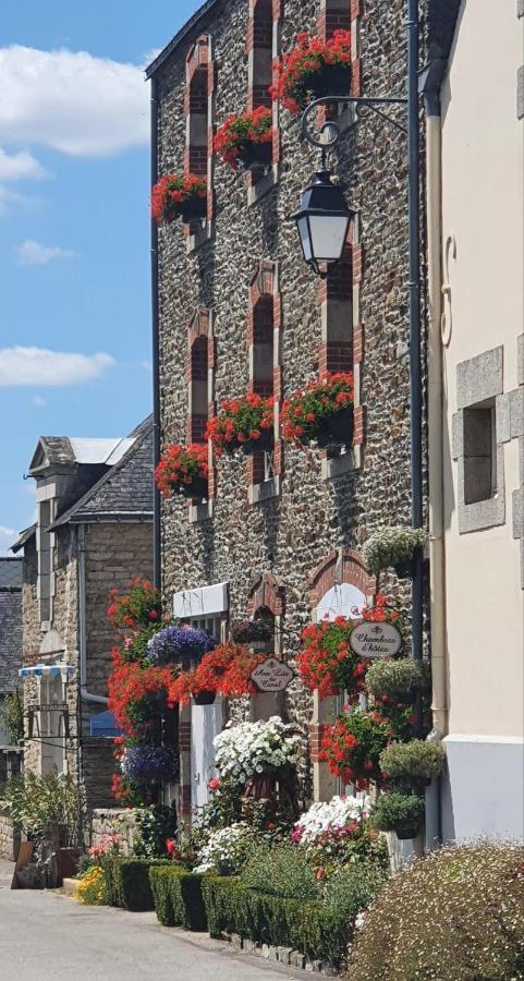 Aux Lits Du Canal Acomodação com café da manhã Josselin Exterior foto