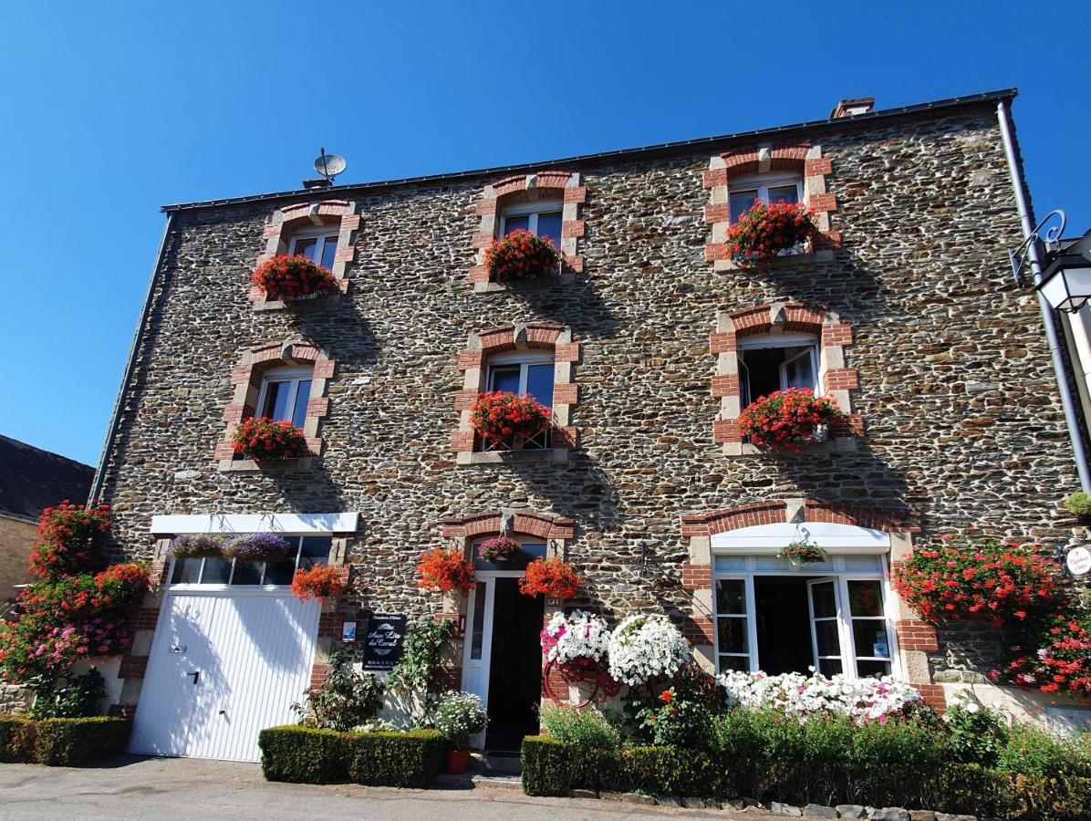 Aux Lits Du Canal Acomodação com café da manhã Josselin Exterior foto